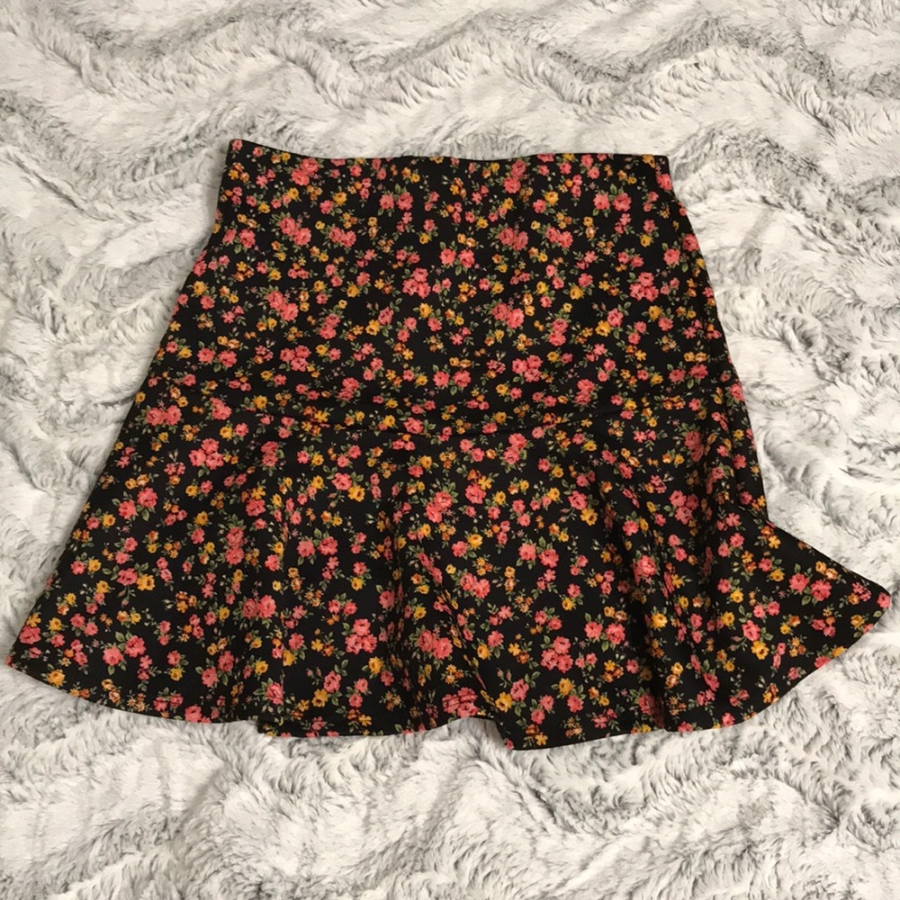 Floral skirt 💐 SOLD